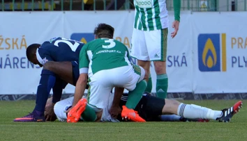 VIDEO: Cena fair play putuje do Česka. Útočník zachránil život brankárovi