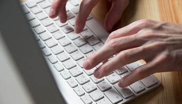 Študent z Británie poslal omylom email do USA. Zachránil tým ženu v Taliansku