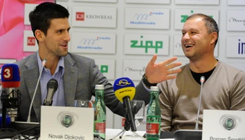 Djokovič vyrovnal Samprasa. Podľa Vajdu ešte vyhrá pár grandslamov