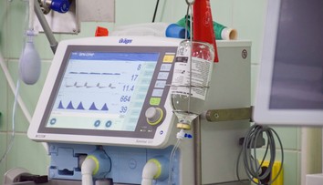 Analytik Smatana: Čaká nás náročná jeseň a zima. Zdravotné kapacity budú preťažené