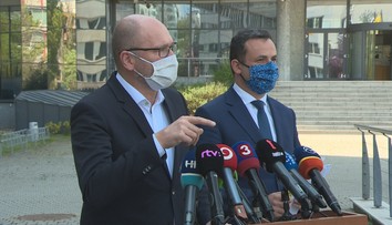 Banky a lízingovky od podnikateľov ďalej pýtajú splátky