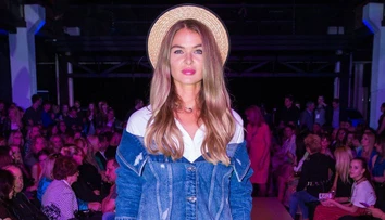 Anna Amenová ukázala sexy nohy. Nezabudla si obliecť nohavice?