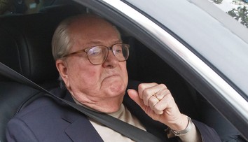 Le Pen kritizuje dcéru. Podľa neho mala mať agresívnejšiu kampaň - v štýle Trumpa