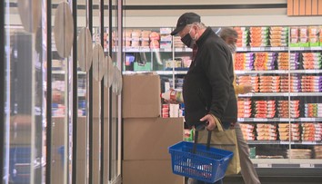 Zisťovali sme, či aj rok 2022 prevetrá naše peňaženky a čo ekonómovia predpovedajú Slovákom do budúcna