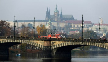 Počet nezamestnaných v Česku klesol v auguste na vyše 19-ročné minimum