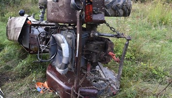 Obrovská tragédia v Poľsku: Traktor rozdrvil dôchodcu, spolujazdec stihol vyskočiť