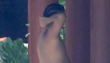 Slávny spevák sa opustil: S pivným bruchom by ste ho nespoznali ani náhodou