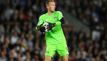 Marek Rodák po konci v Premier League smeruje mimo Európy. Trénovať ho bude legendárny hráč