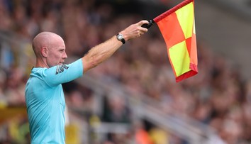 Dôvodom majú byť zápasy prerušené kvôli agresii. Holanďania chcú vo futbale zrušiť ofsajd