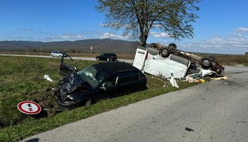 Vážna nehoda na východe Slovenska. Po zrážke dodávky s autobusom sa zranili tri osoby