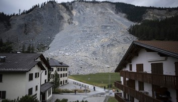 Hrozba pominula. Obyvatelia švajčiarskej dedinky sa po zosuve skál môžu vrátiť domov