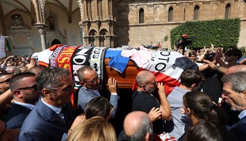 Legenda svetového futbalu už odpočíva v pokoji. So Schillacim sa na pohrebe lúčili tisíce ľudí