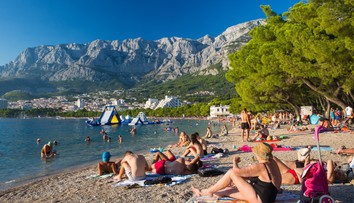 Slováci sa vracajú z dovoleniek s tŕňmi morských ježkov aj popŕhleninami od medúz