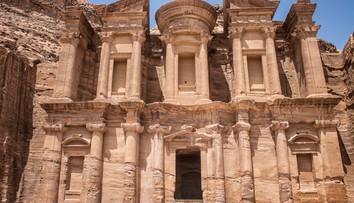 Veľký objav v starovekej Petre. Archeológovia našli neporušený hrob s telami a množstvom milodarov