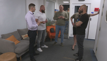 Vraj ich núti, aby väzňom robili zle. Takmer 30 zamestnancov sa v Dubnici nad Váhom sťažuje na šéfa