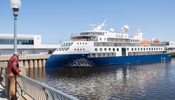 V Grónsku uviazla výletná loď. Pomoc je vzdialená dvetisíc kilometrov a dorazí až o niekoľko dní