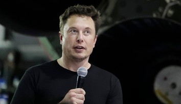 Tesla a Musk musia zaplatiť pokutu, Musk odíde z funkcie predsedu predstavenstva