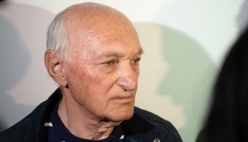 Pomýlili sa a operovali mu nesprávne koleno. Bývalý futbalista si vypočul rozsudok