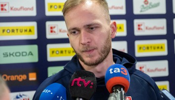 Známi hokejisti odovzdávali vysvedčenia. V Košiciach sa do školy vrátili aj reprezentanti