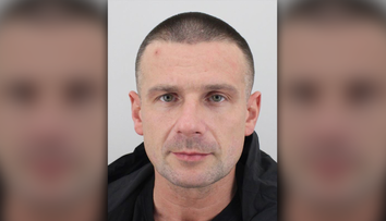 Vytiahol zbraň a postrelil dievča (13). Česká polícia pátra po ozbrojenom mužovi