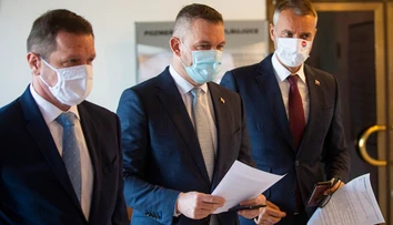Pellegrini žiada premiéra, aby zdokladoval náklady za plošné testovania
