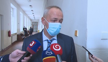 Ivan Lexa sa po dlhšom čase ukázal na verejnosti, vypovedal v kauze vraždy M. Sýkoru