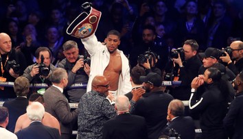 Zverejnili termín boxerského zápasu roka Joshua vs Povetkin