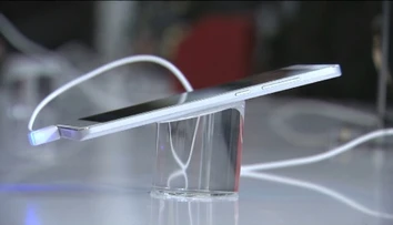 Globálne dodávky smartfónov vo februári padli najvýraznejšie v celej histórii