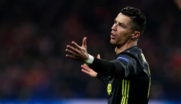 Zápas plný emócií: Ronaldo v Madride neuniesol prehru, Simeone predviedol obscénne gesto