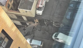 VIDEO: Na Manhattane sa zrútilo nadzemné parkovisko, jeden človek zomrel