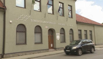 Navštívili sme školu, kde študovali Kollár a Krištúfková. Ich školiteľa by ste hľadali márne