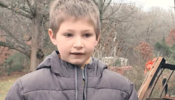 Malý hrdina: Sedemročný chlapec vošiel do horiaceho domu, aby zachránil svoju sestru