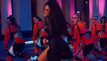 Neuveríš, kým neuvidíš. Speváčka rok po pôrode natriasa zadkom a stehnami ako pani