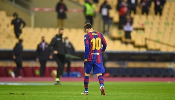 VIDEO: Messimu v závere finále praskli nervy a dostal prvú červenú kartu v drese Barcelony