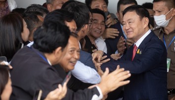 Thajského expremiéra Šinavatru odsúdili na osem rokov väzenia