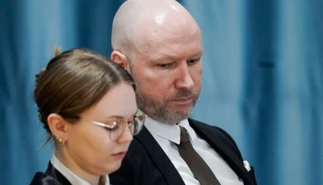 Obývačka, posilňovňa či tri andulky mu nestačia. Masový vrah Breivik na súde žiada o zrušenie samotky