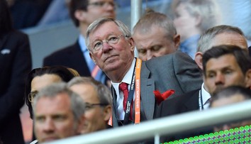 Legendárneho Alexa Fergusona museli pre krvácanie do mozgu náhle operovať