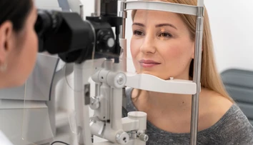 Zvažujete vyšetrenie v optike? Hrozí vám poškodenie zraku, varuje optometrista