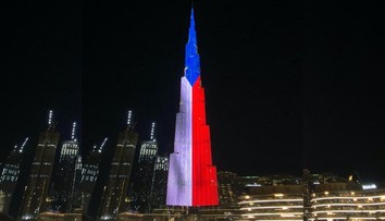 Najvyššia budova sveta sa rozsvietila vo farbách československej trikolóry