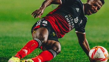 Hráčom Liverpoolu je už päť rokov, ale šancu v Premier League stále nedostal. Vystriedal už mnoho klubov