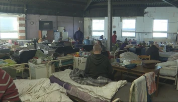 Mnohí pomoc odmietajú, kapacity sú napriek tomu plné. Útulky pre ľudí bez domova zažívajú nápor