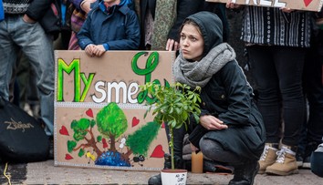 V Banskej Bystrici sa konal prvý verejný protest za slovenské lesy. Prišli stovky ľudí