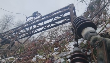 Časť Zvolenčanov je takmer týždeň bez dodávok elektriny. Výpadok spôsobil pád stožiara