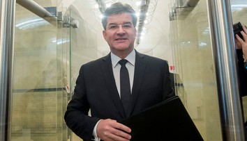 Odíde šéf diplomacie alebo príde vláda s kompromisom?