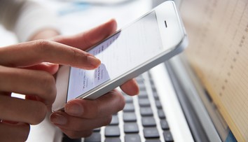 Sudcom zhabali mobily. Zisťovali sme, či sa policajti dostanú aj k vymazaným správam