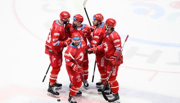 Třinec za víťazstvom v Lige majstrov potiahli Hudáček s Daňom. Dôvod na radosť mal i Studenič