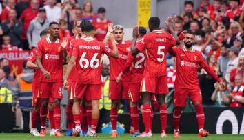 Londýnske derby ovládla Chelsea, zobudil sa i Tottenham. Liverpool na čele rebríčka predbehol City