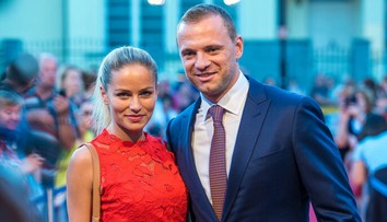 Gáborík zverejnil oficiálnu svadobnú fotku s manželkou. Nevesta bola prekrásna