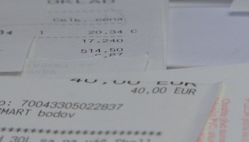 Biznis s nízkymi daňami: Podnikatelia kupujú na internete bločky za benzín či materiál