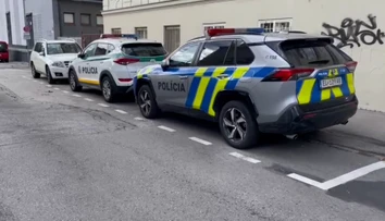 Ďalšia veľká akcia NAKA. Zasahovala v minimálne 17 firmách, majiteľ jednej má blízky vzťah s exministrom